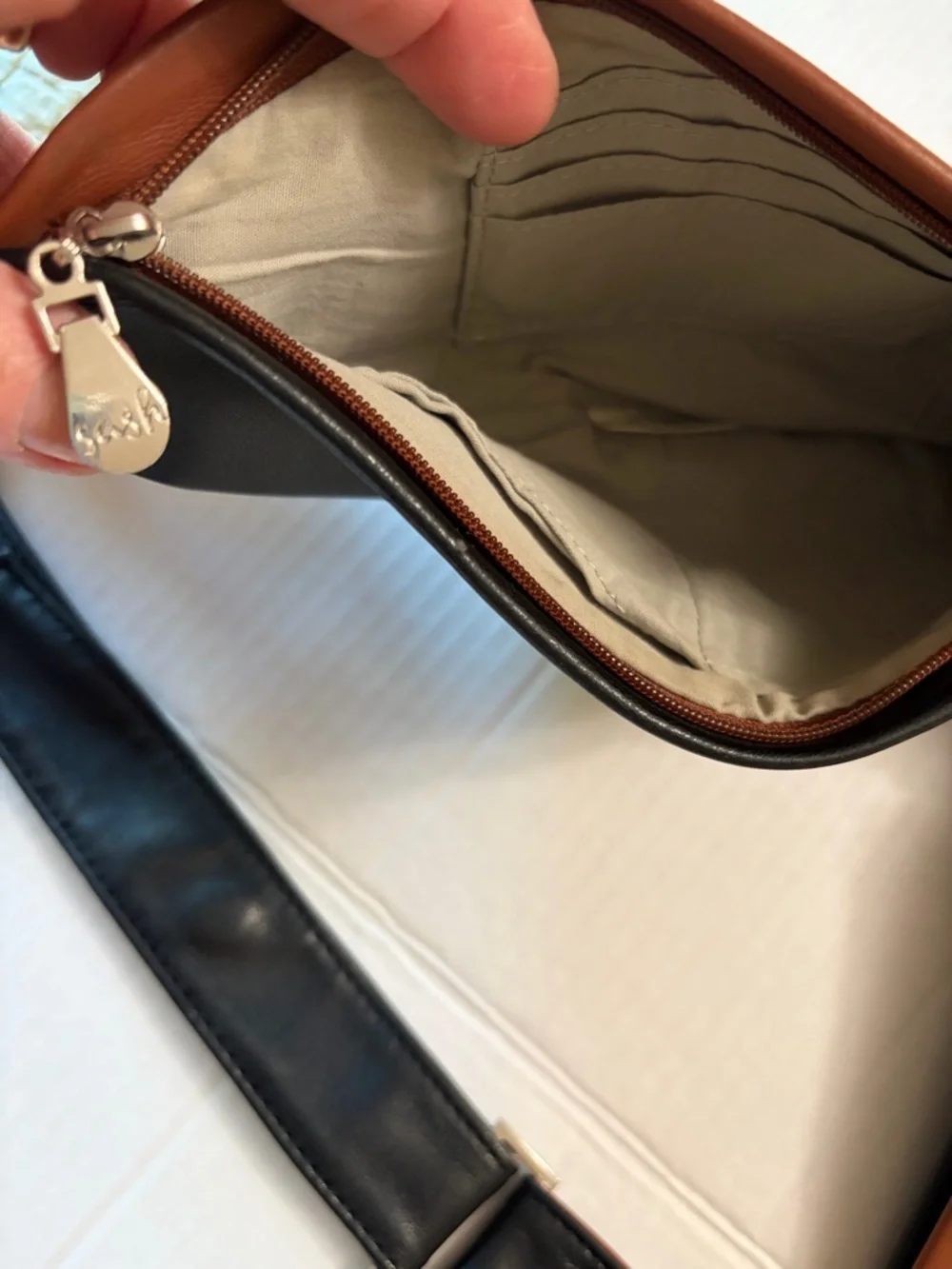 Sash Bag Reversible Black Cognac Brown Vegan Leather Crossbody Sling EUC - Picture 10 of 14